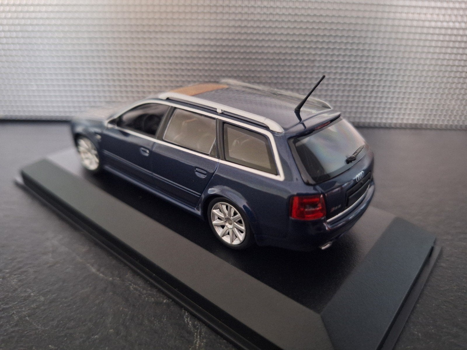Audi RS6 Avant 2002 Schaal 1:43, Overige merken, Nieuw, Ophalen of Verzenden, Maxichamps
