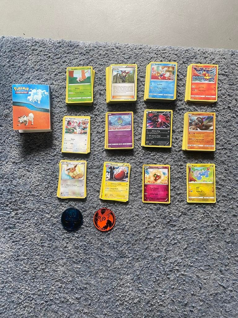 Pokémon Kaarten Collectie met Box en Munten, Ophalen, Gebruikt, Meerdere kaarten