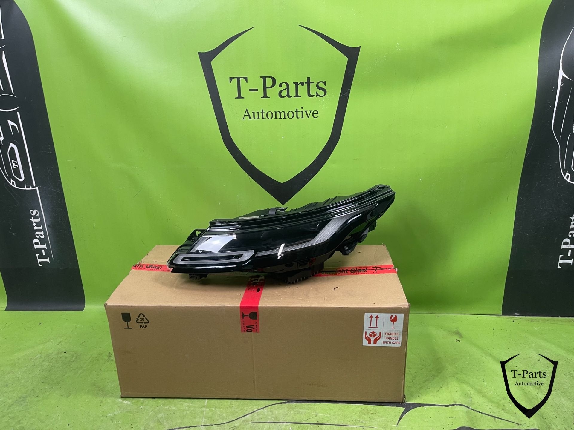 land rover RANGE ROVER EVOQUE koplamp links k8d213w030, Auto-onderdelen, Info@fabrikant.eu, Fabrikantstraat 1
1000 AA  Amsterdam, NL