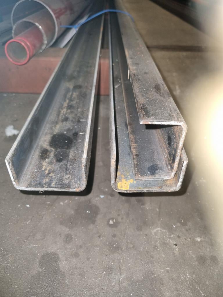 3 ijzeren U profielen, Doe-het-zelf en Verbouw, Metalen, Ophalen of Verzenden