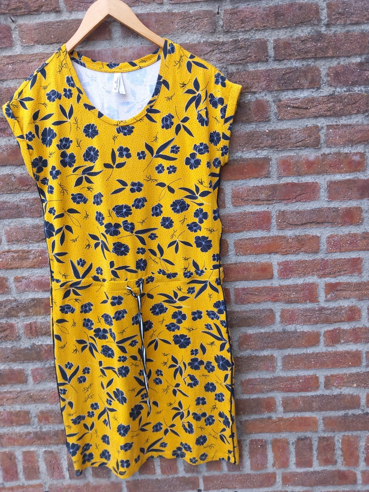 Zomerjurk Miss Etam mt M, Kleding | Dames, Jurken, Maat 38/40 (M), Geel, Ophalen of Verzenden, Knielengte