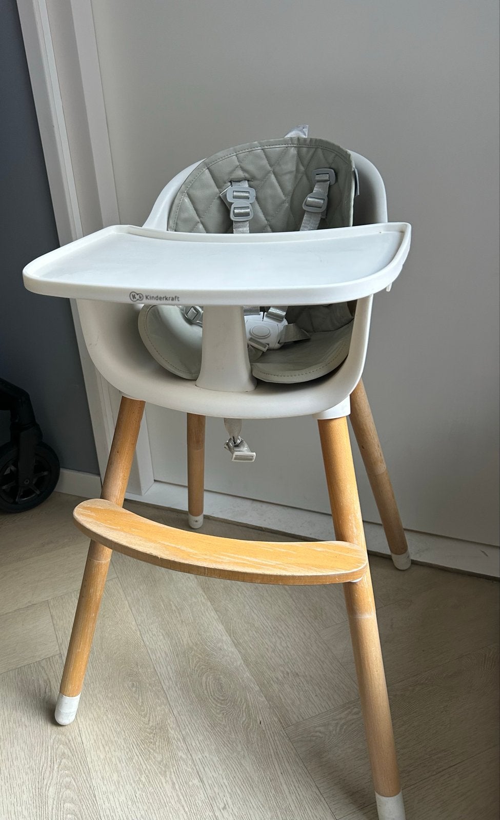 Kinderkraft Kinderstoel met afneembaar eetblad en gordel, Kinderen en Baby's, Ophalen, Gebruikt, Overige typen, Afneembaar eetblad