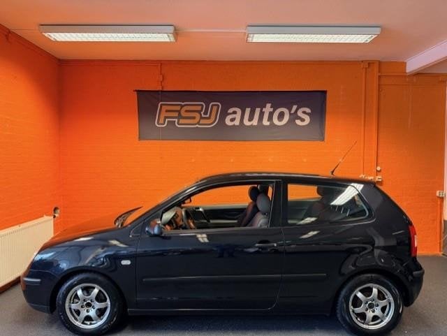 Volkswagen Polo 1.2 12V / 3 DEURS / SPORTLINE / AIRCO!, Voorwielaandrijving, Metallic lak, Stof, 1028 kg