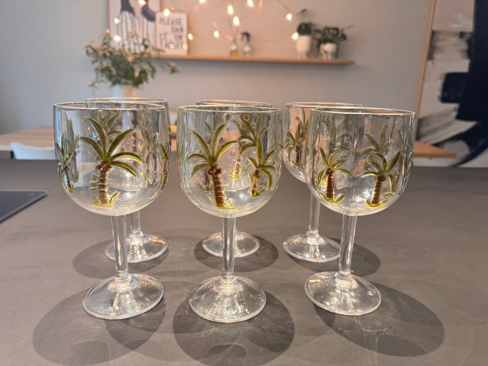 6 nieuwe plastic wijnglazen met palmboom opdruk, Ophalen, Gebruikt, Kunststof, Meerkleurig