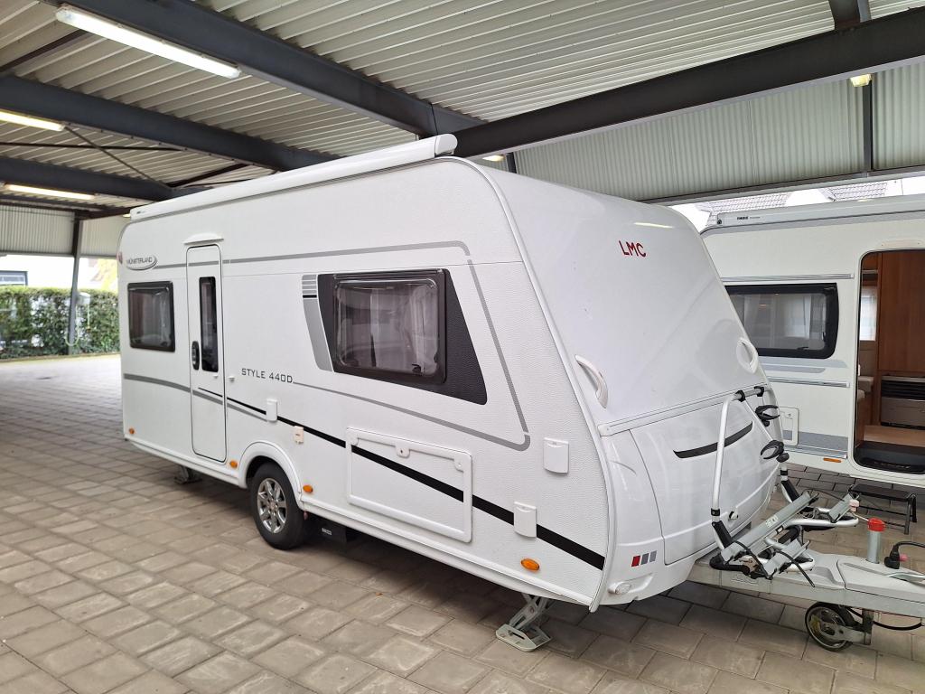 LMC Style 440 D MOVER EN CASSETTE LUIFEL, Caravans en Kamperen, Caravans, Schokbreker, Rondzit, Bedrijf, 4 tot 5 meter