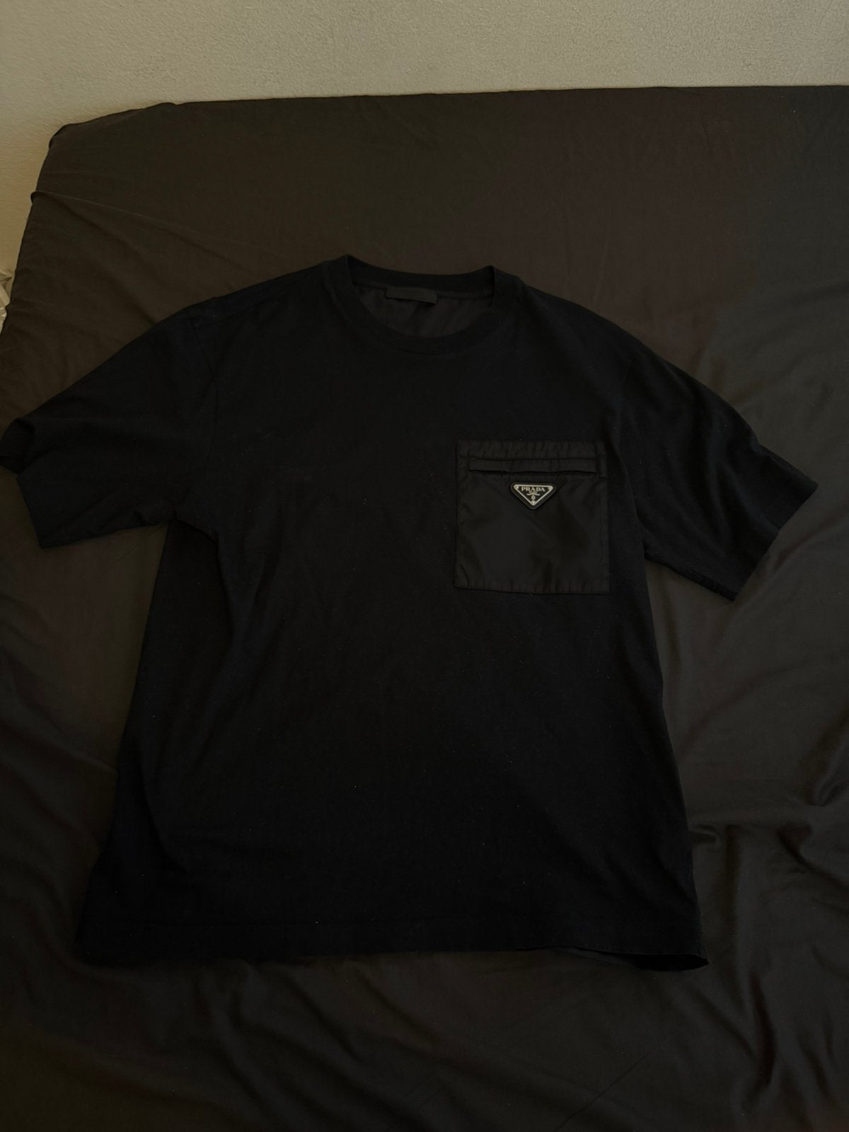 Prada Re-Nylon T Shirt, Ophalen of Verzenden, Zo goed als nieuw, Maat 48/50 (M), Zwart