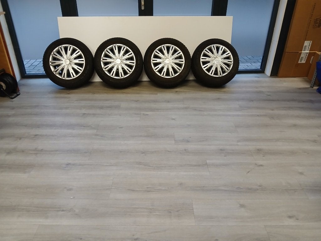 Winter Wielenset Renault Clio 2013-2023 15INCH staal!!, Ophalen, 15 inch, Band(en), Personenwagen