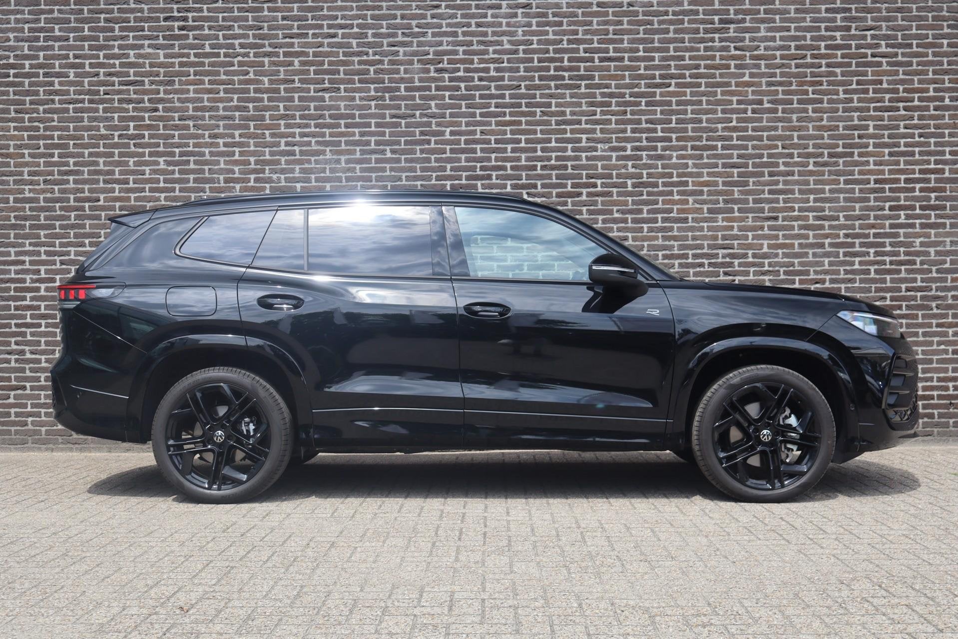 Volkswagen Tayron 1.5 eHybrid 204pk R-Line Edition | Panoram, 12 maanden, Stof, 4 cilinders, 150 min