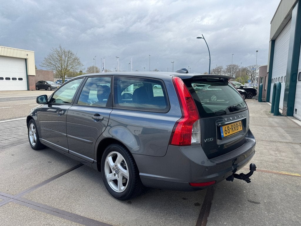 Volvo V50 2.0 Business Pro Edition, Gebruikt, Zwart, Automatische klimaatregeling, 1279 kg