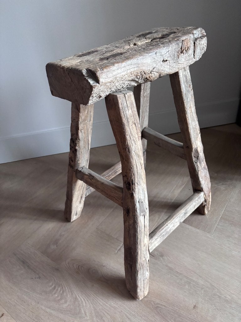**Authentiek houten krukje – landelijk, rustiek & uniek, Ophalen, Zo goed als nieuw, Hout