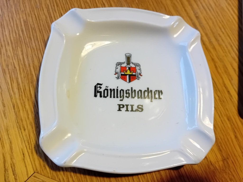 Königsbacher Pils stenen asbak 14cm, Ophalen of Verzenden, Gebruikt, Overige typen, Overige merken