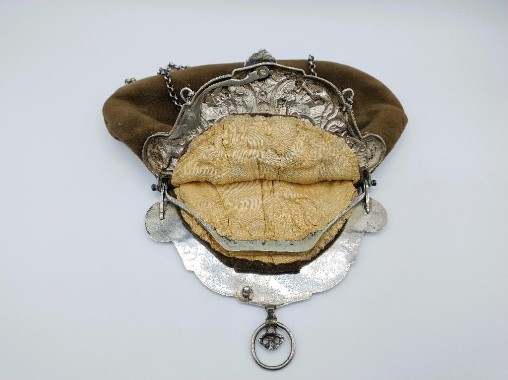 Zilveren tasbeugel, fluwelen tas, A. Offringa, Huizum, 1797, Antiek en Kunst, Verzenden, Zilver