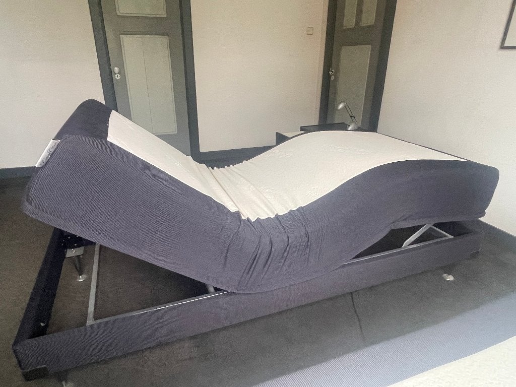 2 bedden Swiss Sense met boxspring matrassen per bed € 200, Ophalen, Gebruikt, 90 cm, Eenpersoons
