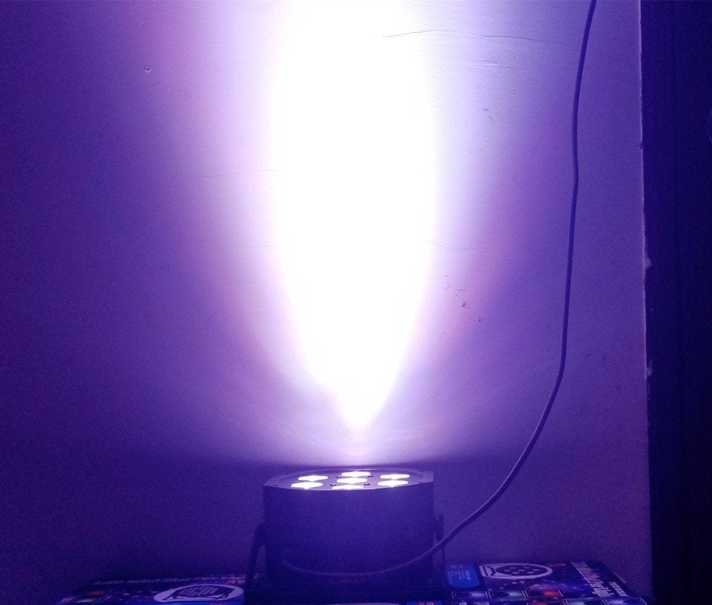 Nieuwe FIRST CLASS 7 X 24 W RGBWAUV FLAT LED PAR