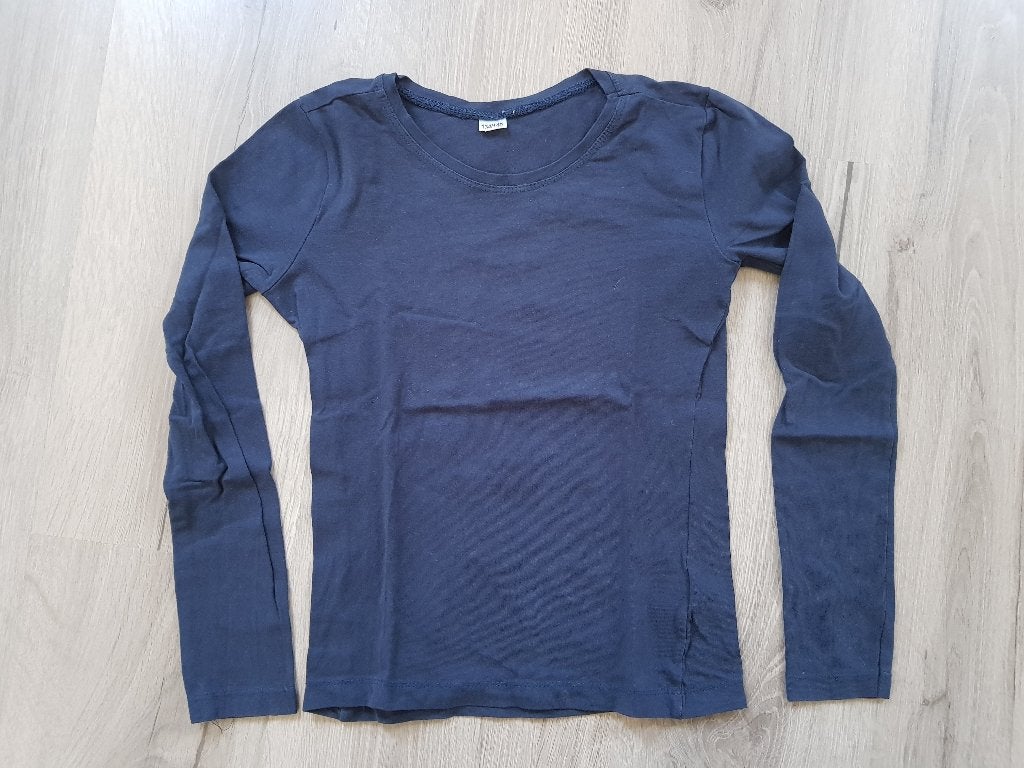 Trui / Basic maat 134 / 140 jongen / meisje, Ophalen of Verzenden, Zo goed als nieuw, Jongen of Meisje, Trui of Vest