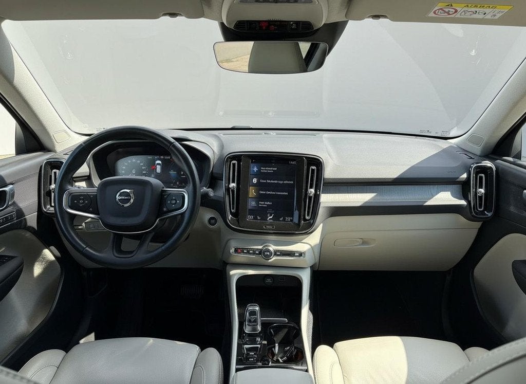 Volvo XC40 1.5 T4 Recharge Inscription LEER - STOELVERWARMIN, Stof, Euro 6, Wit, Plug-in hybride