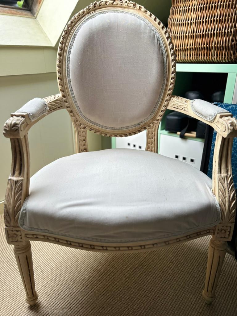 Antieke Louis XVI stijl fauteuil met linnen bekleding, Ophalen