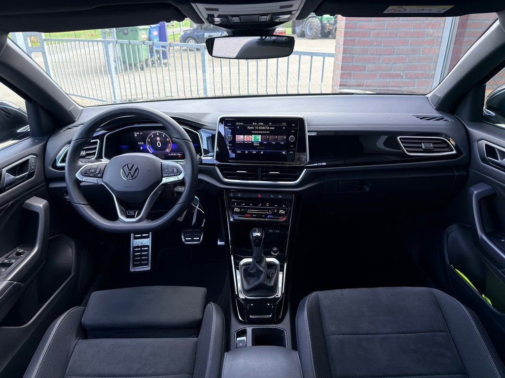 Volkswagen T-ROC 1.5 TSI R-Line Acc, Trekhaak, All Season ba, Auto's, Volkswagen, 4 cilinders, 150 pk, Zwart, Bedrijf