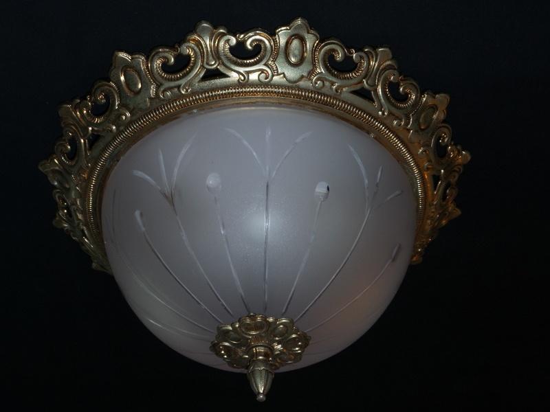 Bolvormige oude plafonniere met matte geslepen glaskap, Antiek en Kunst, Antiek | Lampen, Ophalen of Verzenden