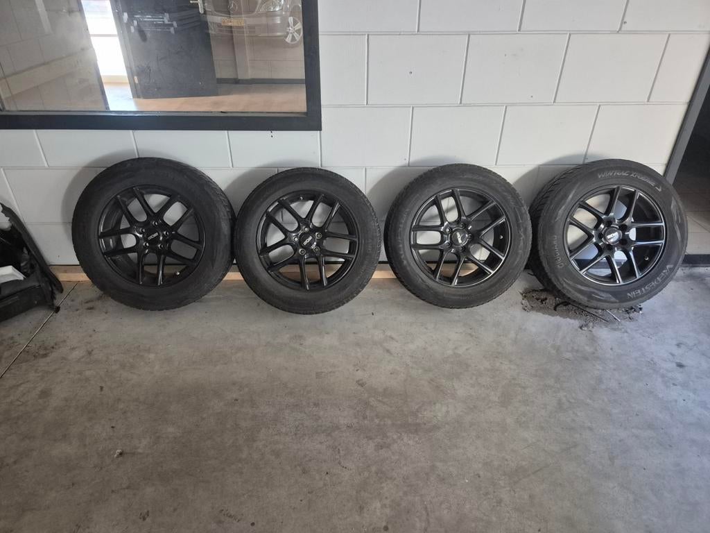 Vredestein Winterbanden op 17 inch velgen, Auto-onderdelen, Banden en Velgen, Ophalen, Gebruikt, Banden en Velgen, 17 inch