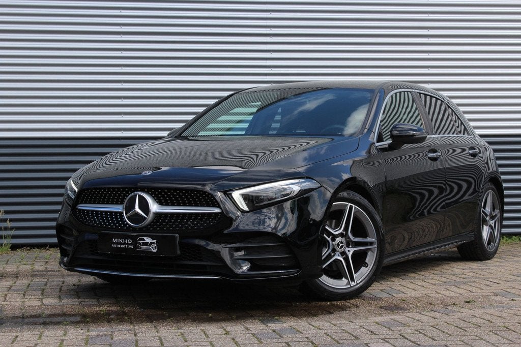 Mercedes-Benz A-klasse 180 | AMG | Memory seat | Camera | Mu, Auto's, Mercedes-Benz, 136 pk, Gebruikt, 4 cilinders, Zwart