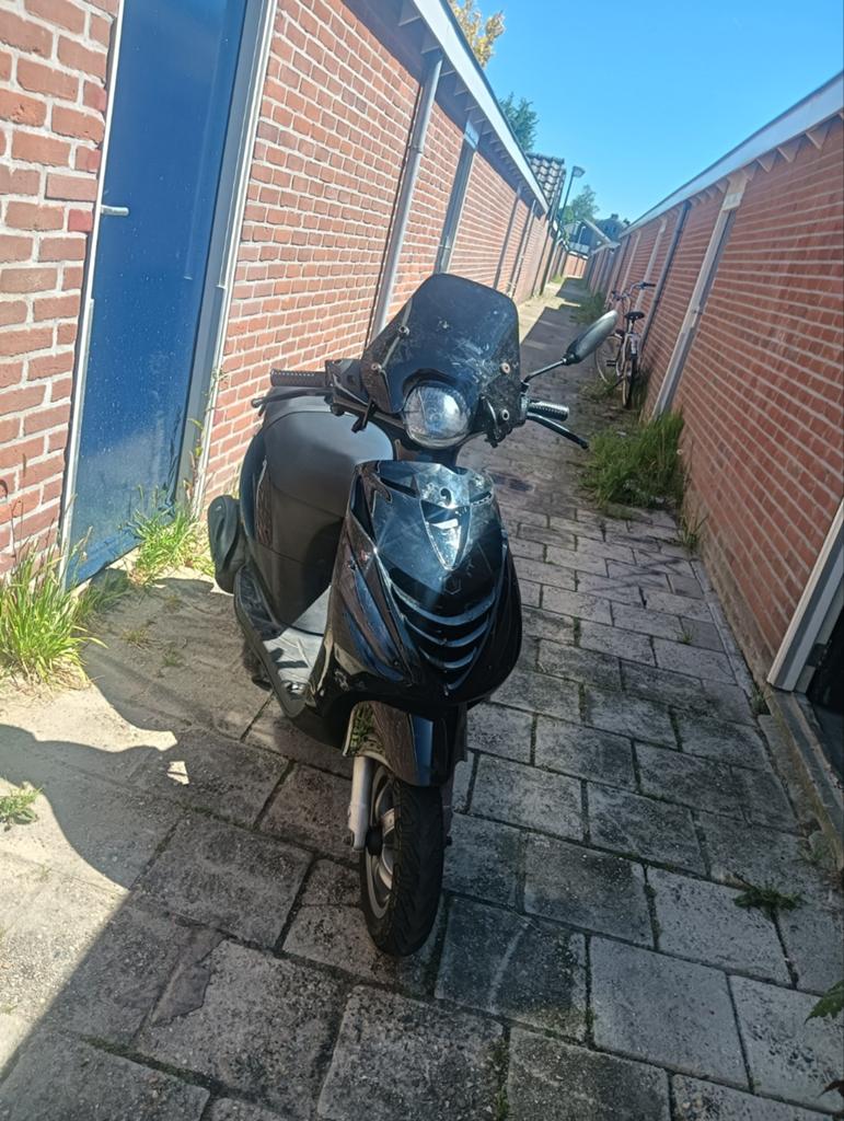 Piaggio Zip Scooter - Goede staat, kleine reparaties nodig, Ophalen