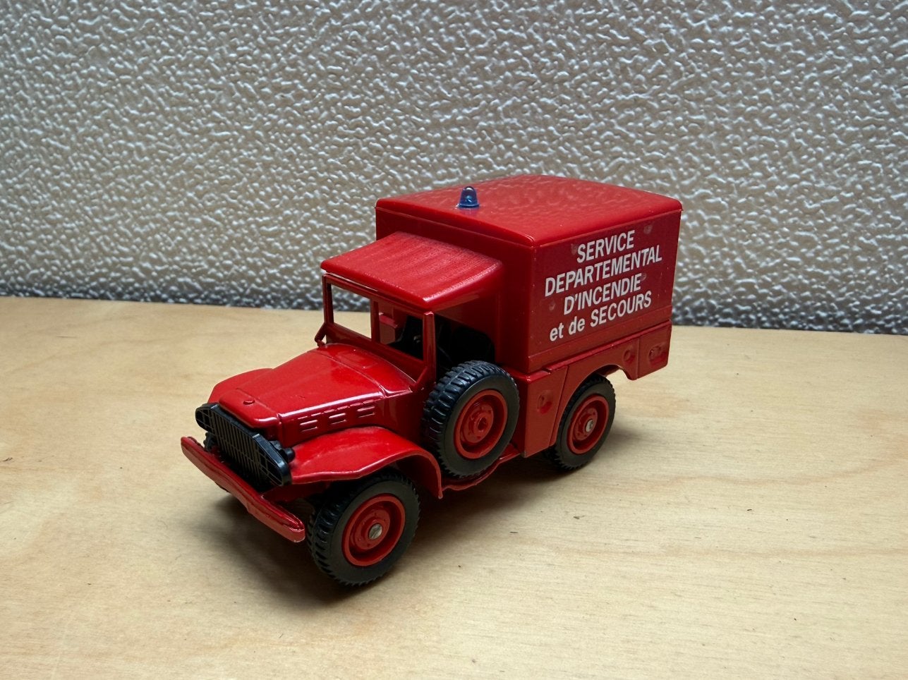 Solido Dodge WC64 4x4 brandweer, Ophalen of Verzenden, Zo goed als nieuw, Auto
