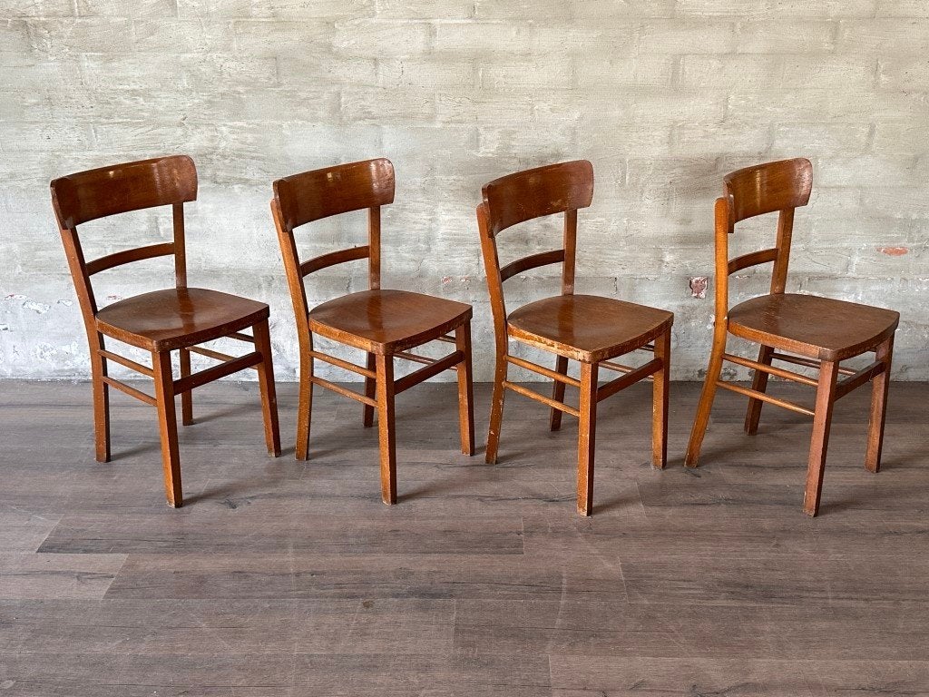 4 oude cafe stoelen / prijs per stuk, Huis en Inrichting, Bruin, Ophalen of Verzenden, Zo goed als nieuw, Vier