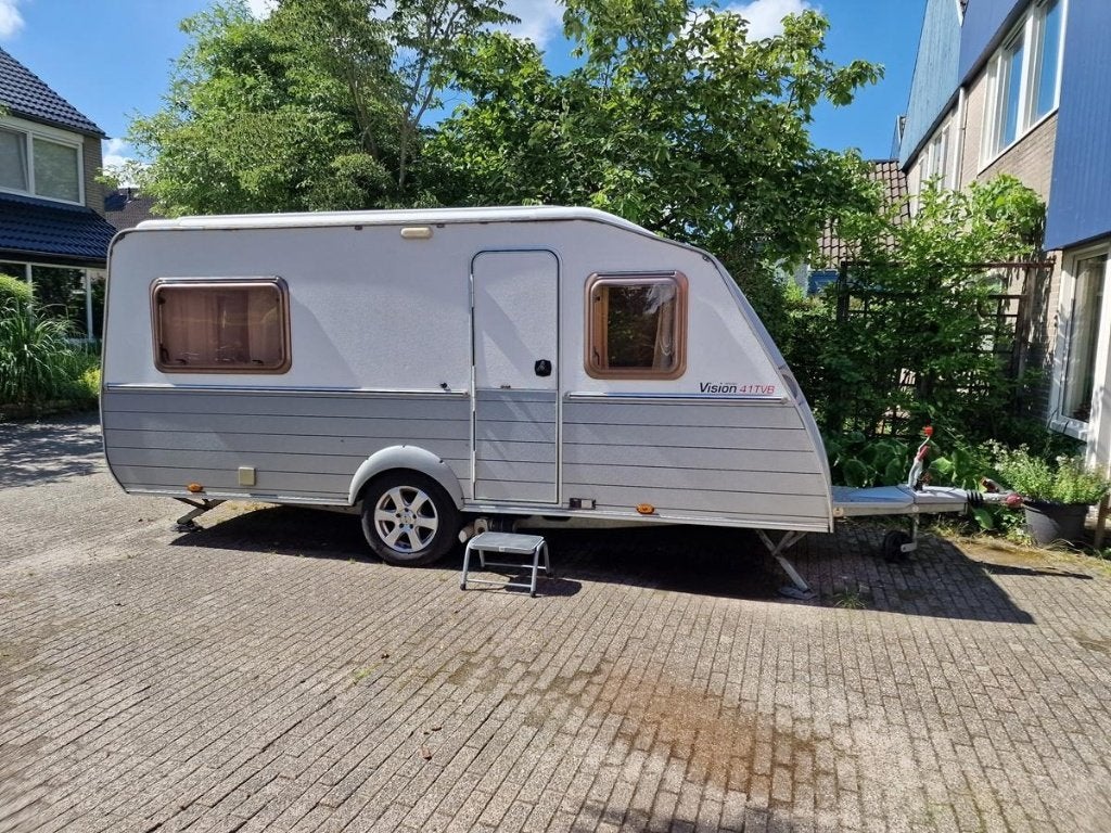 Kip Vision 41 TVB Special 2008 | Mover | Voortent | 3-pers, Dwarsbed, Kip, Treinzit, Particulier