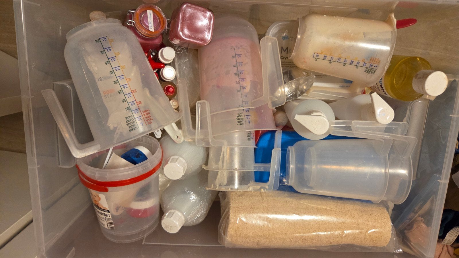 Grote partij zeepmaakbenodigdheden: kleuren, geuren, mallen, Ophalen of Verzenden, Nieuw, Overige typen