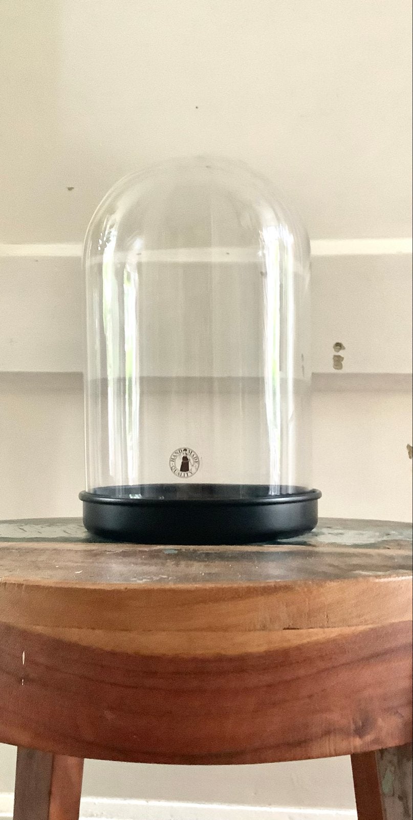 Mooie glazen stolp met zwarte voet, Glas, Ophalen of Verzenden, Zo goed als nieuw, Met voet