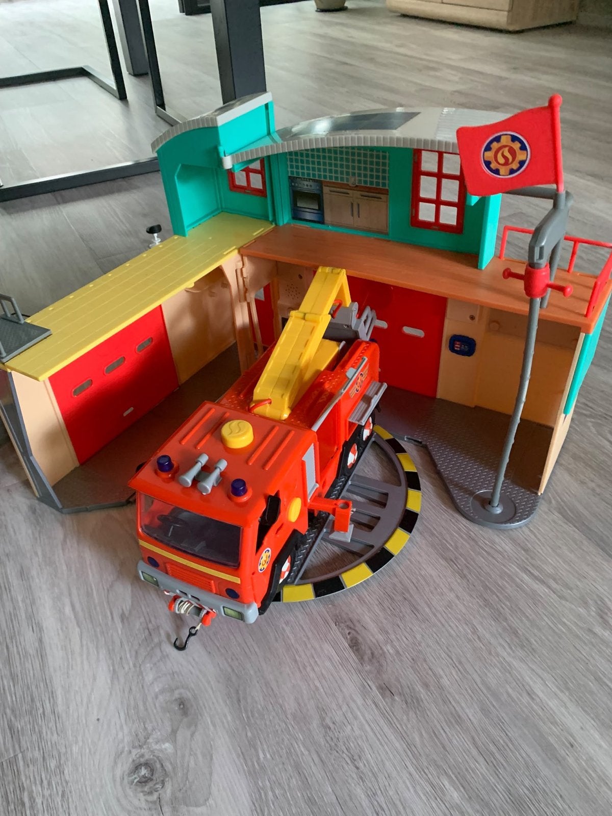 Brandweerman Sam Kazerne met Voertuigen en Figuren, Ophalen of Verzenden, Gebruikt, Jongen of Meisje