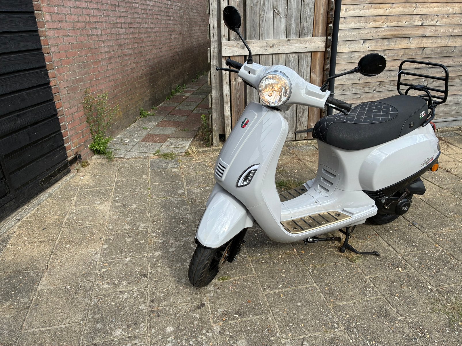 Gts toscane scooter 2020, Ophalen of Verzenden, Zo goed als nieuw, Benzine, Overige merken