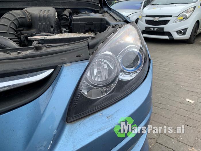 Koplamp links van een Hyundai I30, Gebruikt, -, -, Ophalen of Verzenden