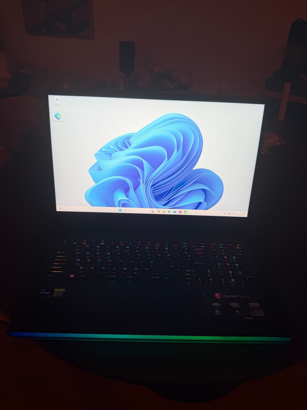 Foto 2 van MSI Raider GE76 Gaming Laptop - i9-12900HK, RTX 3080, 32GB R