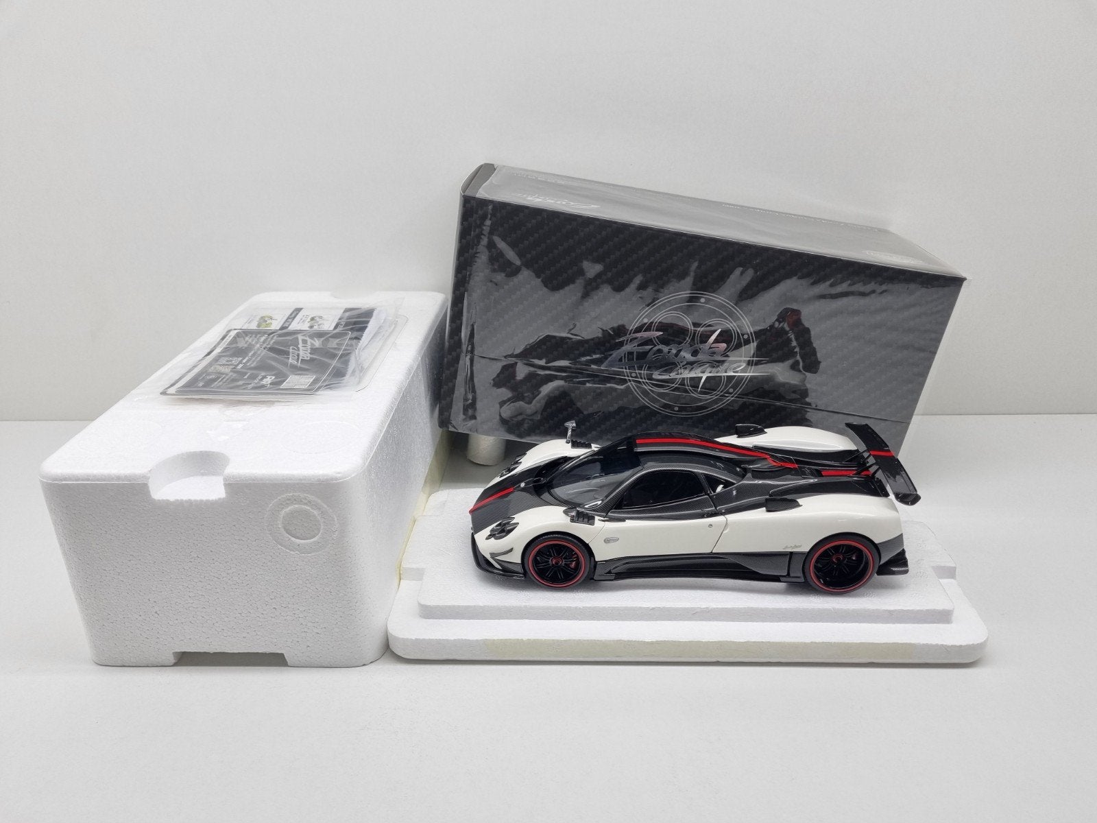 Almost Real
Pagani Zonda Cinque Coupe 2009
1:18 Nieuw, Ophalen of Verzenden, Nieuw, Auto