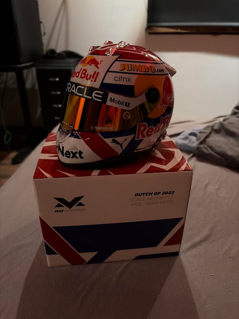 Max Verstappen Dutch GP 2022 Schaalhelm 1:2, Verzamelen, Automerken, Motoren en Formule 1, Ophalen of Verzenden, Zo goed als nieuw