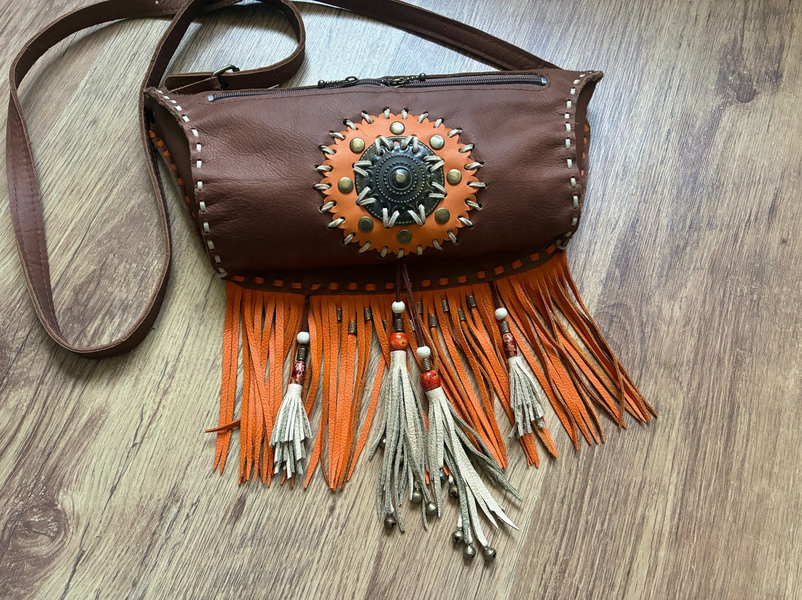 Boho-stijl schoudertas met franjes en kralen, Sieraden, Tassen en Uiterlijk, Tassen | Damestassen, Ophalen of Verzenden, Nieuw