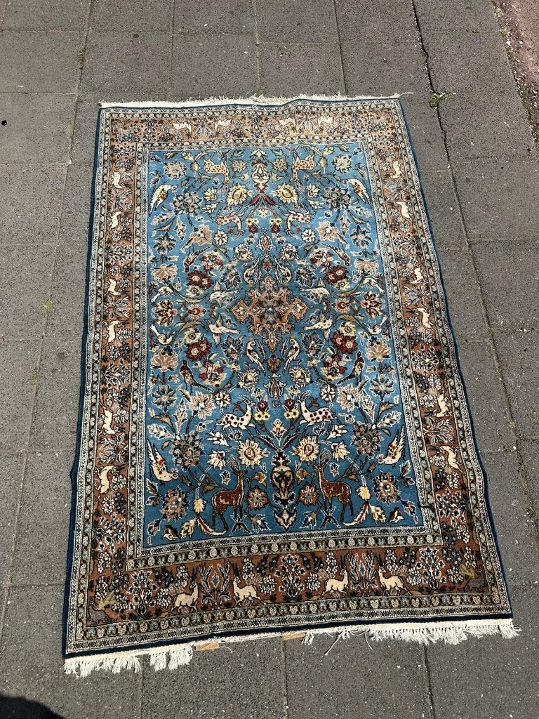 Qom tapijt met zijde/ pracht met herten en vogels 210x133 cm, Huis en Inrichting, Stoffering | Tapijten en Kleden, Gebruikt, 100 tot 150 cm