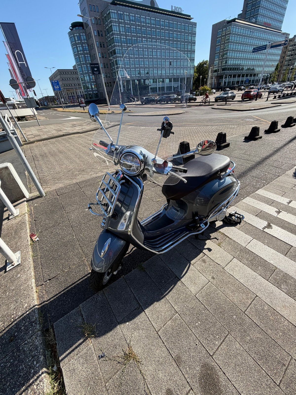 Stijlvolle Vespa primavera 45 km/u -  5 mnd oud 600 kilomete, Fietsen en Brommers, Brommers | Vespa, Ophalen, Zo goed als nieuw