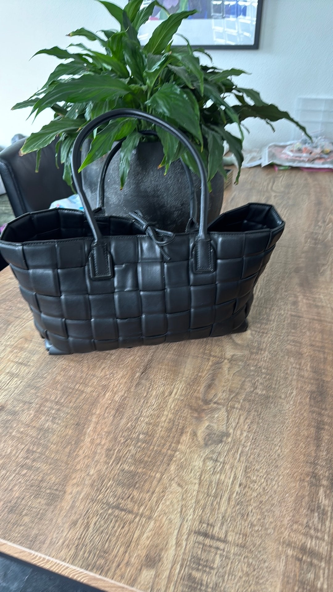 Bottega Veneta schoudertas, Ophalen of Verzenden, Zo goed als nieuw, Zwart