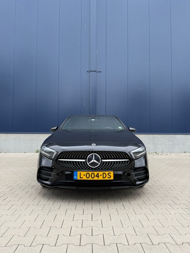 Mercedes-Benz A250e AMG Night | Widescreen | Multibeam LED, 4 cilinders, 160 pk, Zwart, 93 €/maand