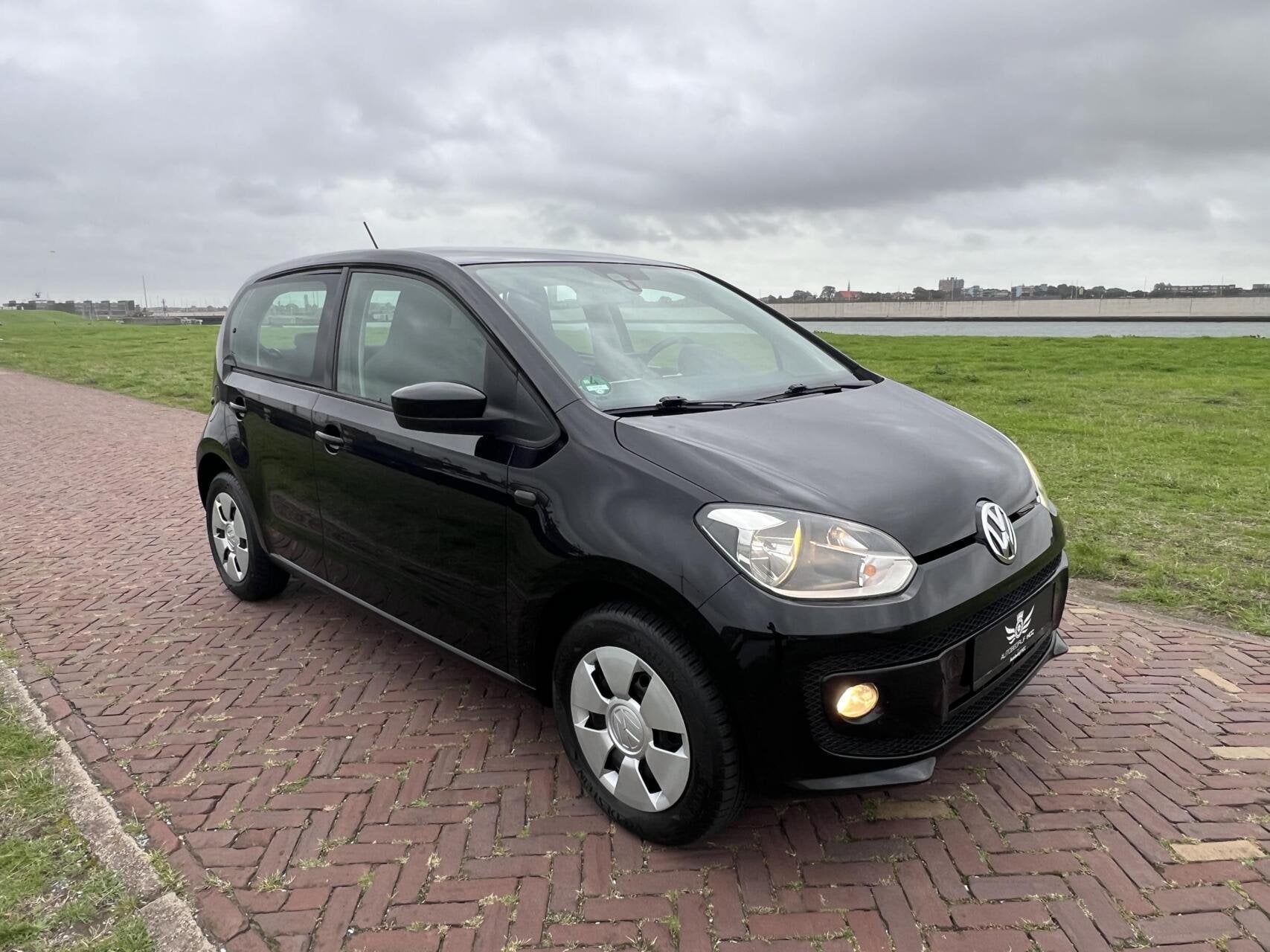 Volkswagen Up! 1.0 move up! AIRCO|CRUISE|NAVI|5DRS|APK 07-27, Auto's, Voorwielaandrijving, Stof, Gebruikt, 4 stoelen