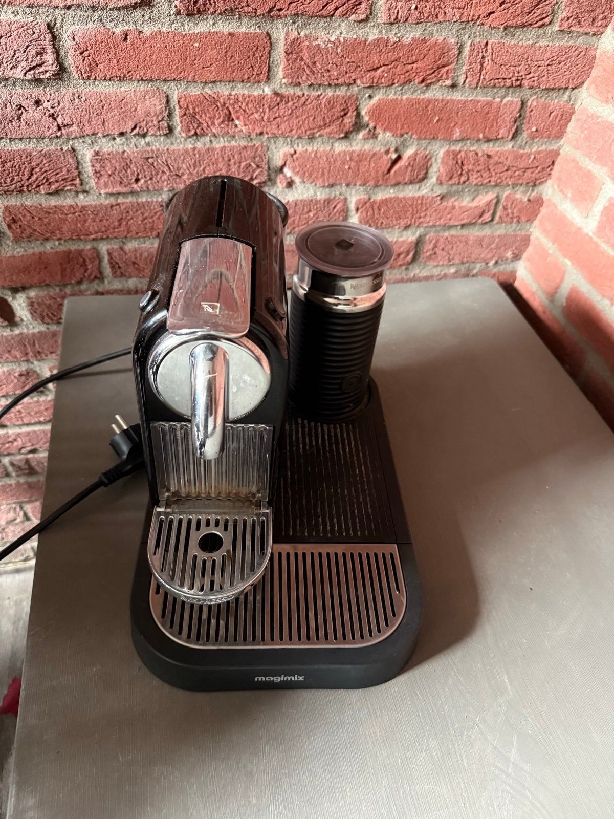 Nespresso Magimix Inissia met Aeroccino 3 melkopschuimer, Witgoed en Apparatuur, Koffiezetapparaten, Ophalen, Gebruikt, Espresso apparaat