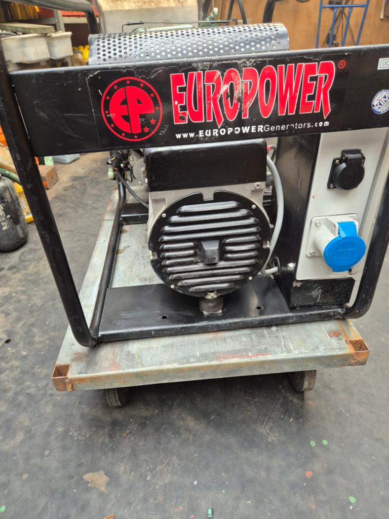 Europower EP10000E H/MA generator met 19 pk Honda motor, Doe-het-zelf en Verbouw, Motoren, Ophalen, Zo goed als nieuw, Benzinemotor