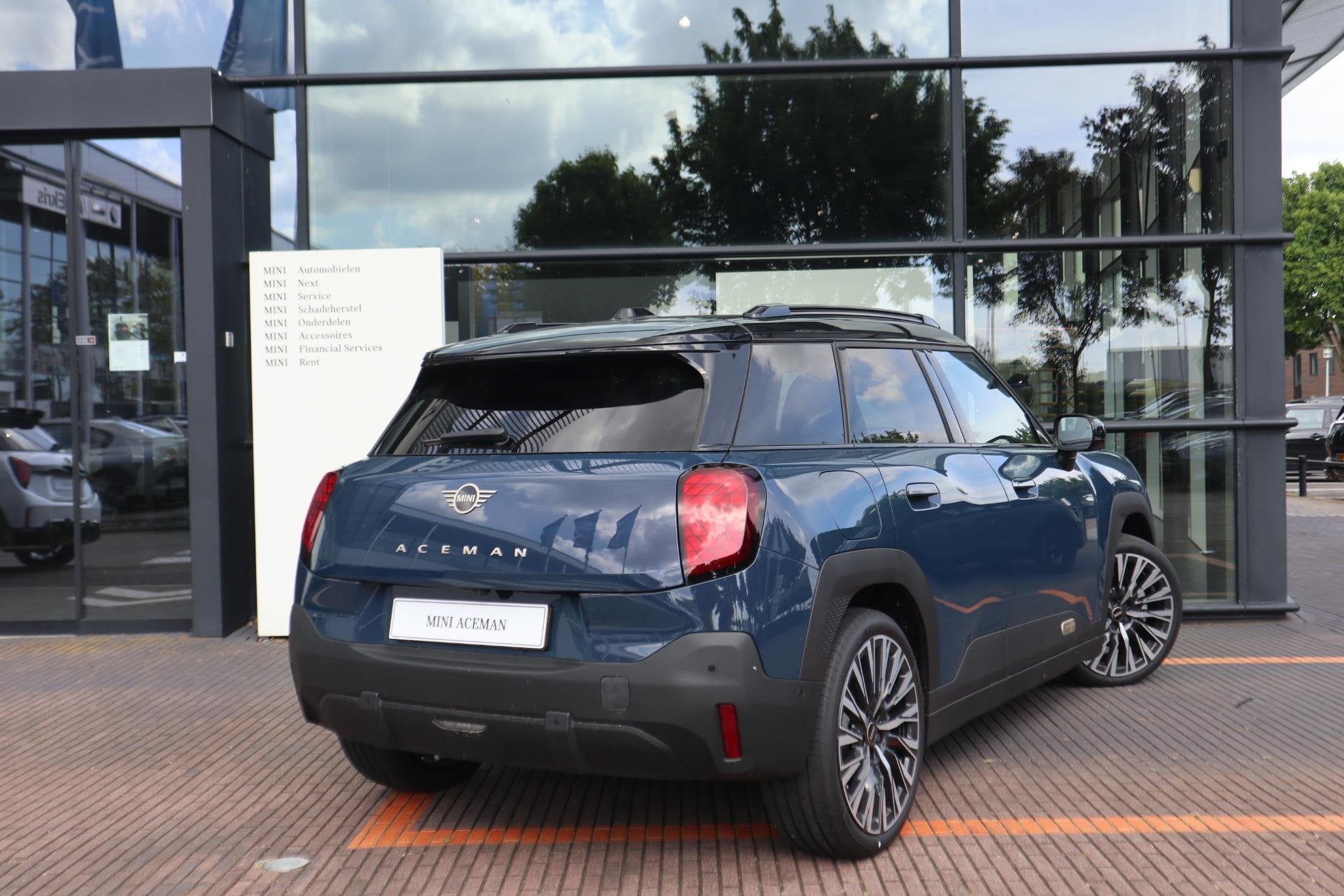 MINI Aceman E | Classic Uitvoering + Pakket L, Auto's, Met garantie (alle), Blauw, Leder en Stof, Origineel Nederlands