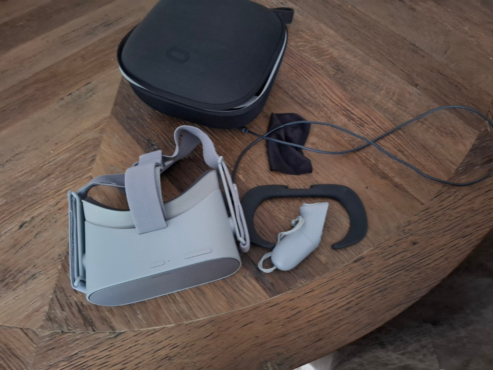 Oculus Go 64GB VR-bril met opberghoes, Spelcomputers en Games, Ophalen, Zo goed als nieuw, Overige platformen