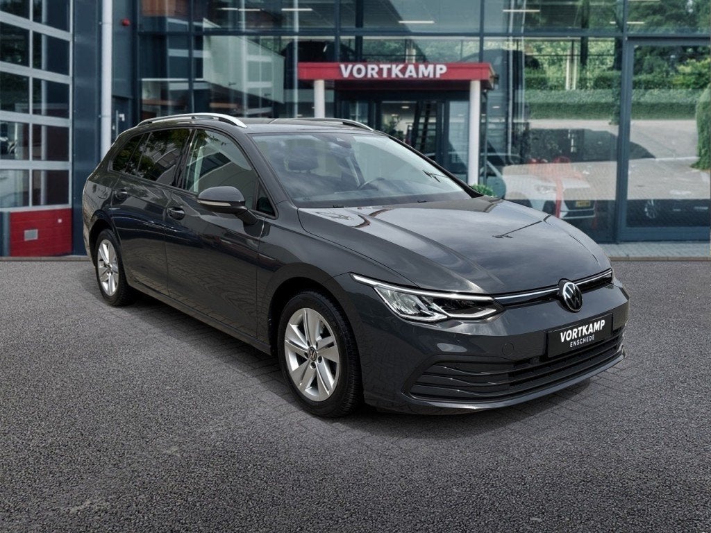 Volkswagen GOLF 1.0 eTSI DSG LIFE TREKHAAK/NAVI/ACC/STOELVER, Gebruikt, 680 kg, Met garantie (alle), Origineel Nederlands