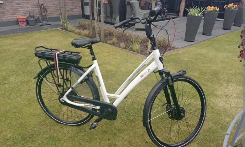 Stella Cosmo elektrische fiets wit, voorwielmotor, 51-55 cm, Fietsen en Brommers, Elektrische fietsen, Gebruikt, 51 tot 55 cm