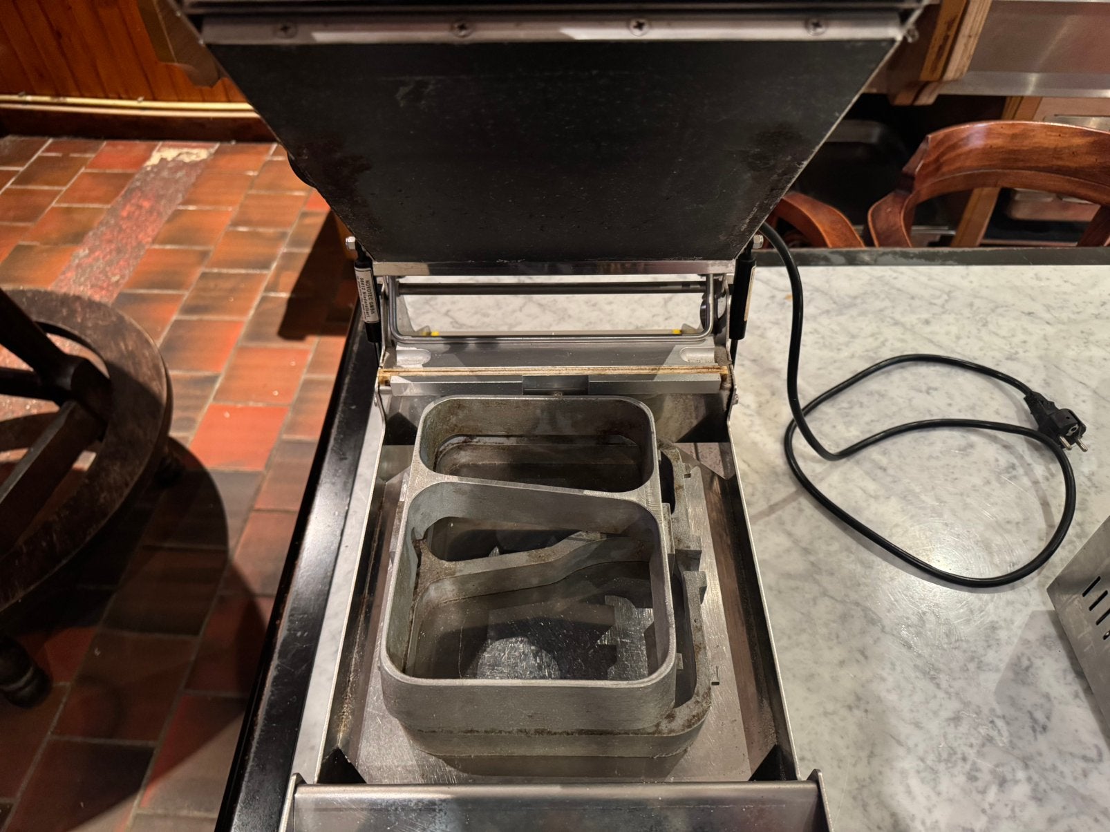 Te koop: professionele traysealer / topsealer, Overige typen, Ophalen, Gebruikt